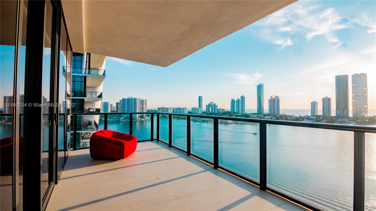 PRIVE CONDO - Residential
