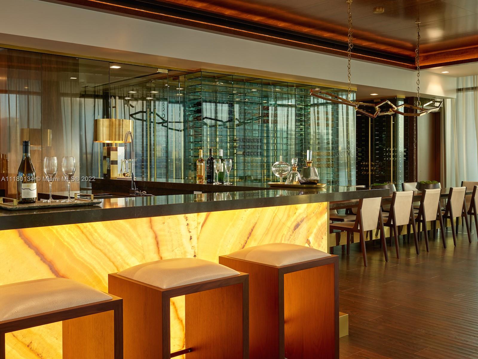 PRIVE CONDO - Residential