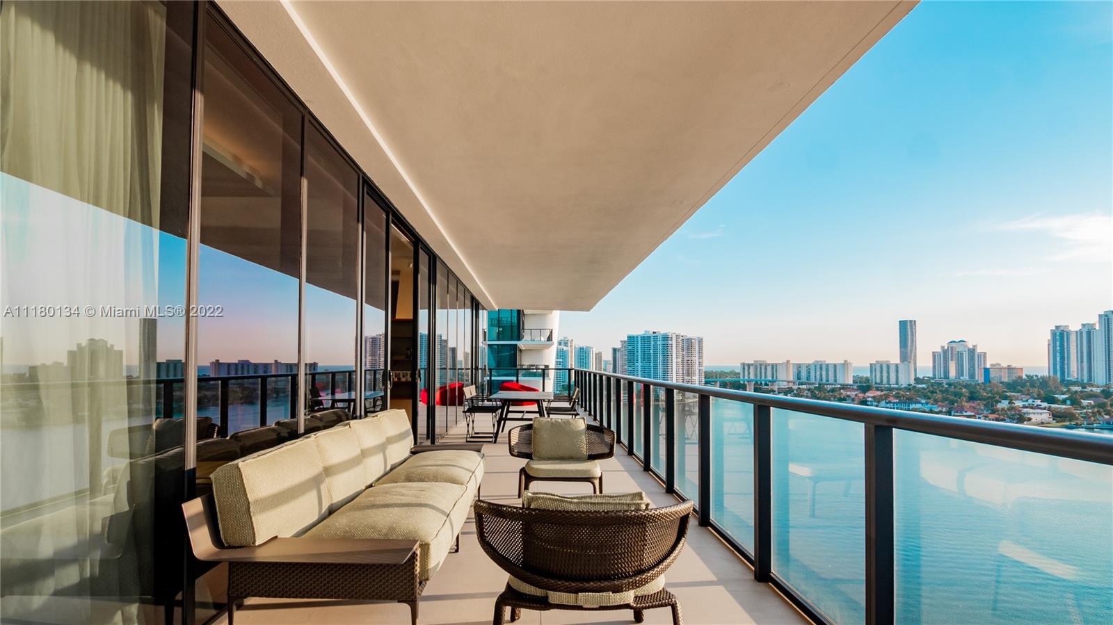 PRIVE CONDO - Residential