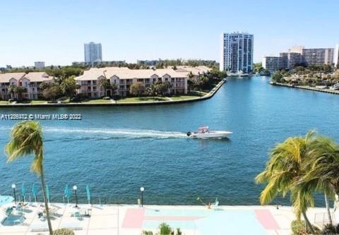 HALLMARK OF HOLLYWOOD CON - Residential Lease