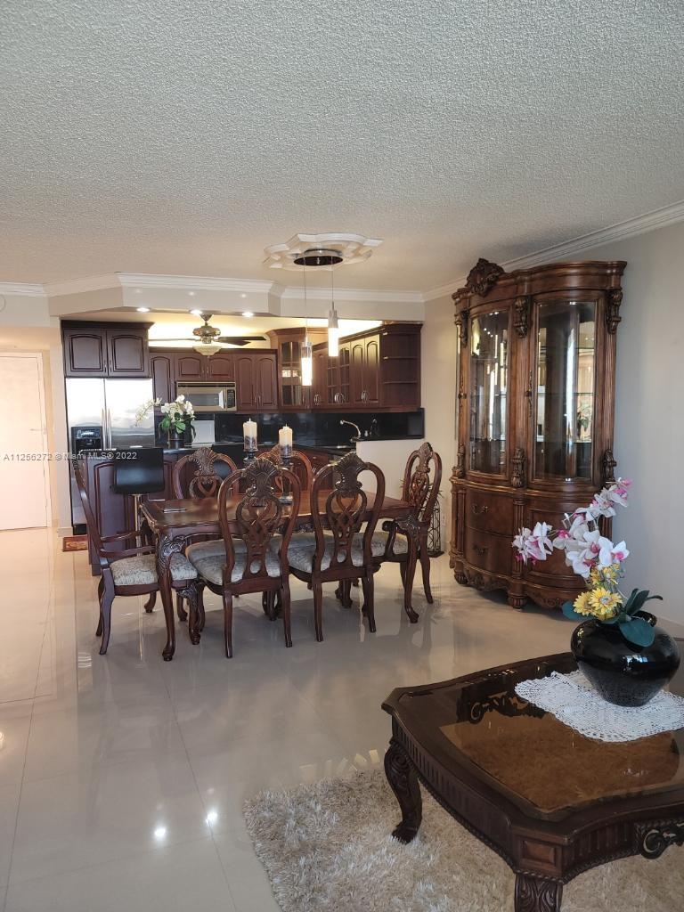 HALLMARK OF HOLLYWOOD CON - Residential Lease