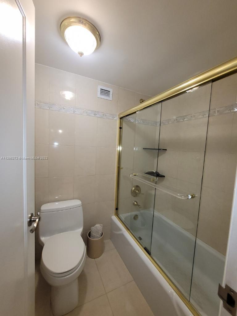 HALLMARK OF HOLLYWOOD CON - Residential Lease