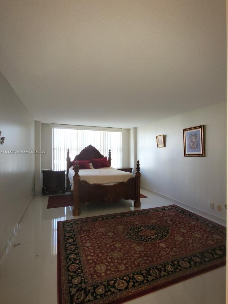 HALLMARK OF HOLLYWOOD CON - Residential Lease