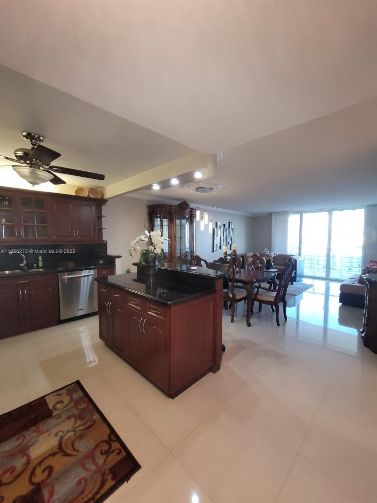 HALLMARK OF HOLLYWOOD CON - Residential Lease
