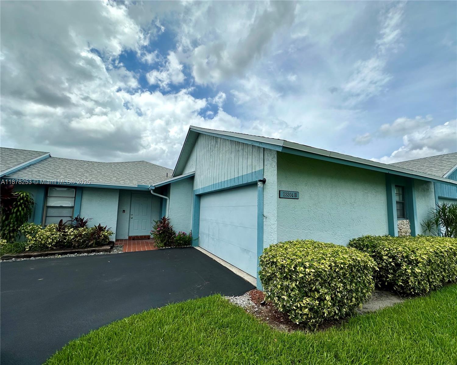 SANDALFOOT COVE SEC 12 - Residential