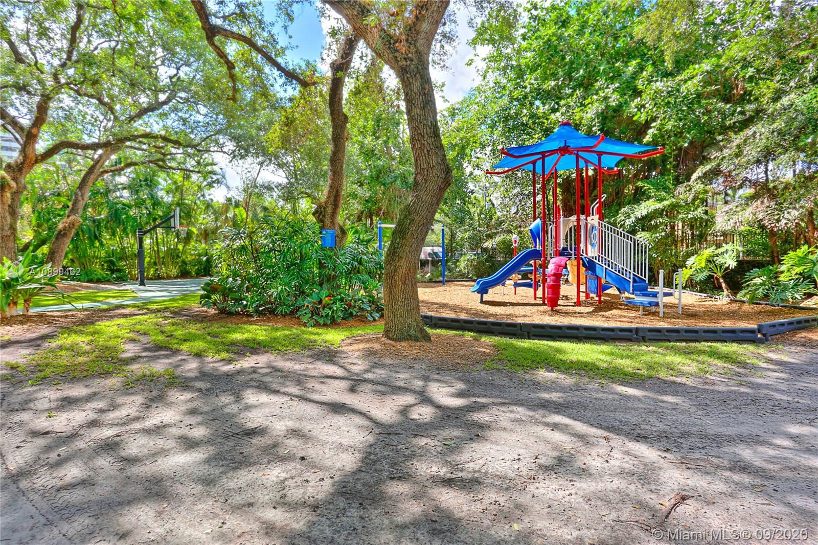 GROVENOR HOUSE CONDO - Residential