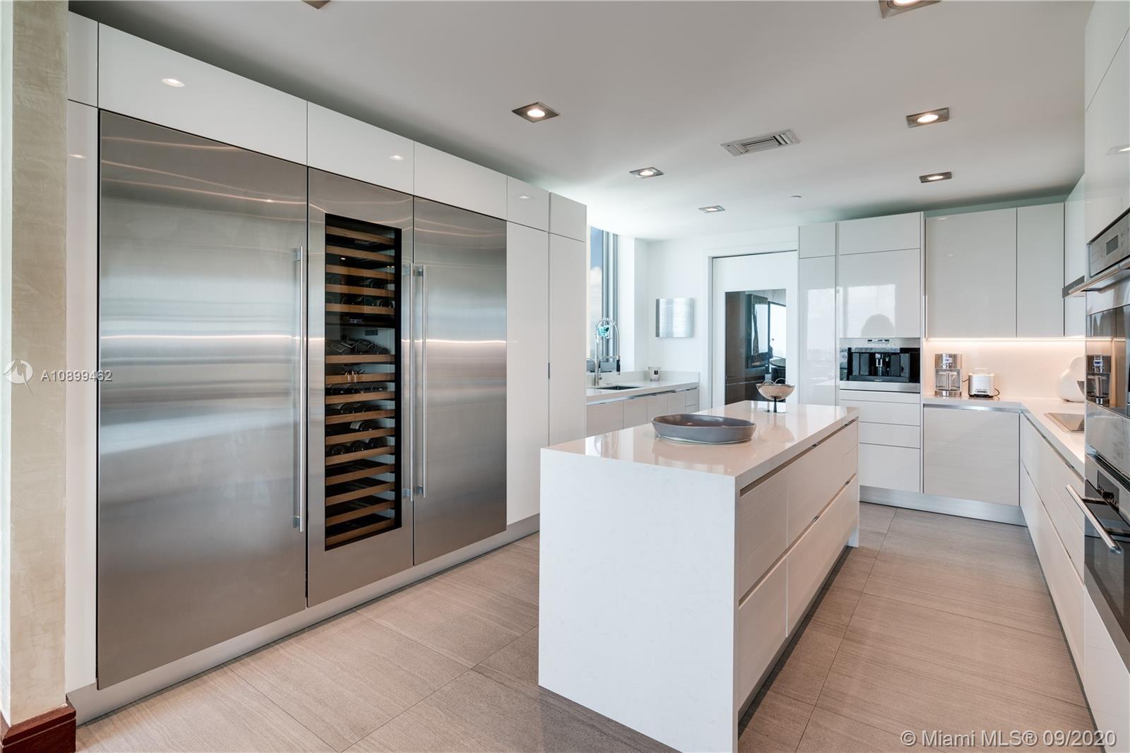 GROVENOR HOUSE CONDO - Residential