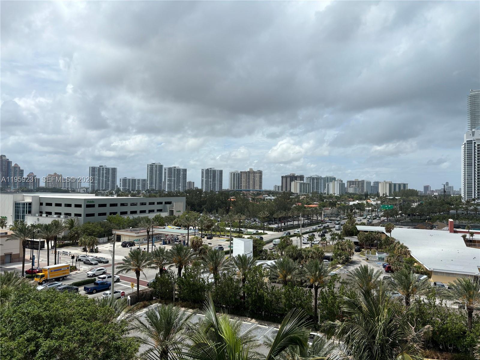 TRUMP ROYALE CONDO - Residential