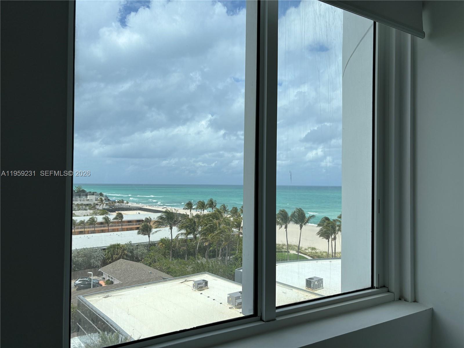 TRUMP ROYALE CONDO - Residential