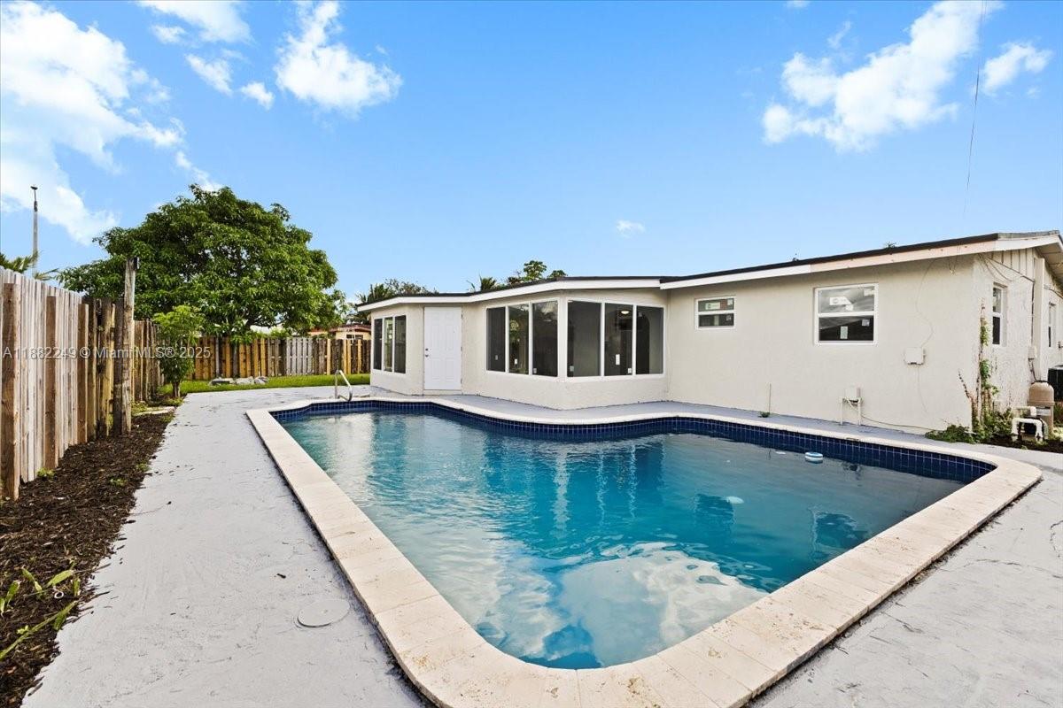 TWIN LAKES HOMES SEC 4 - Residential