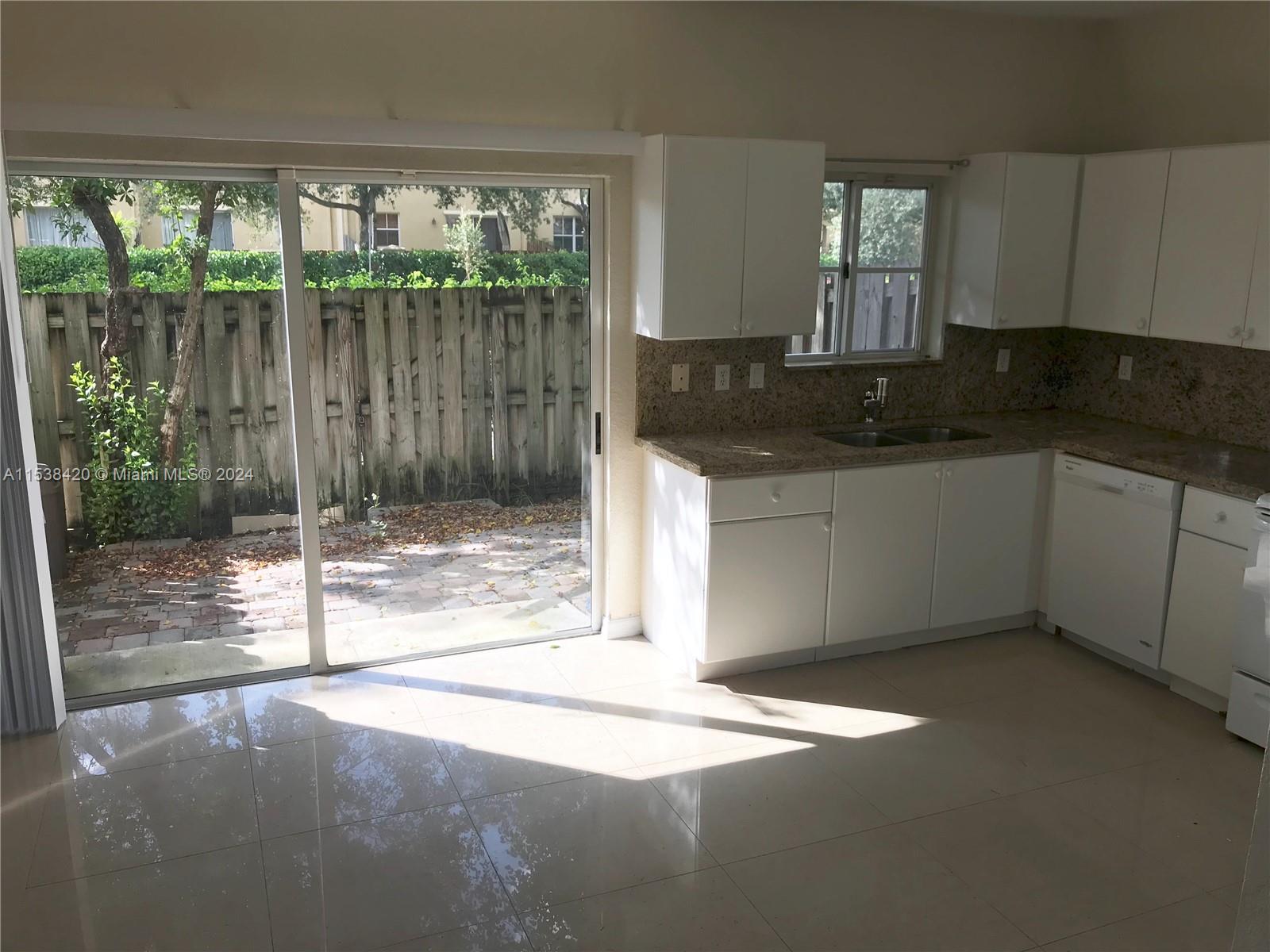 LEEWARD AT ISLANDS AT DOR - Residential Lease