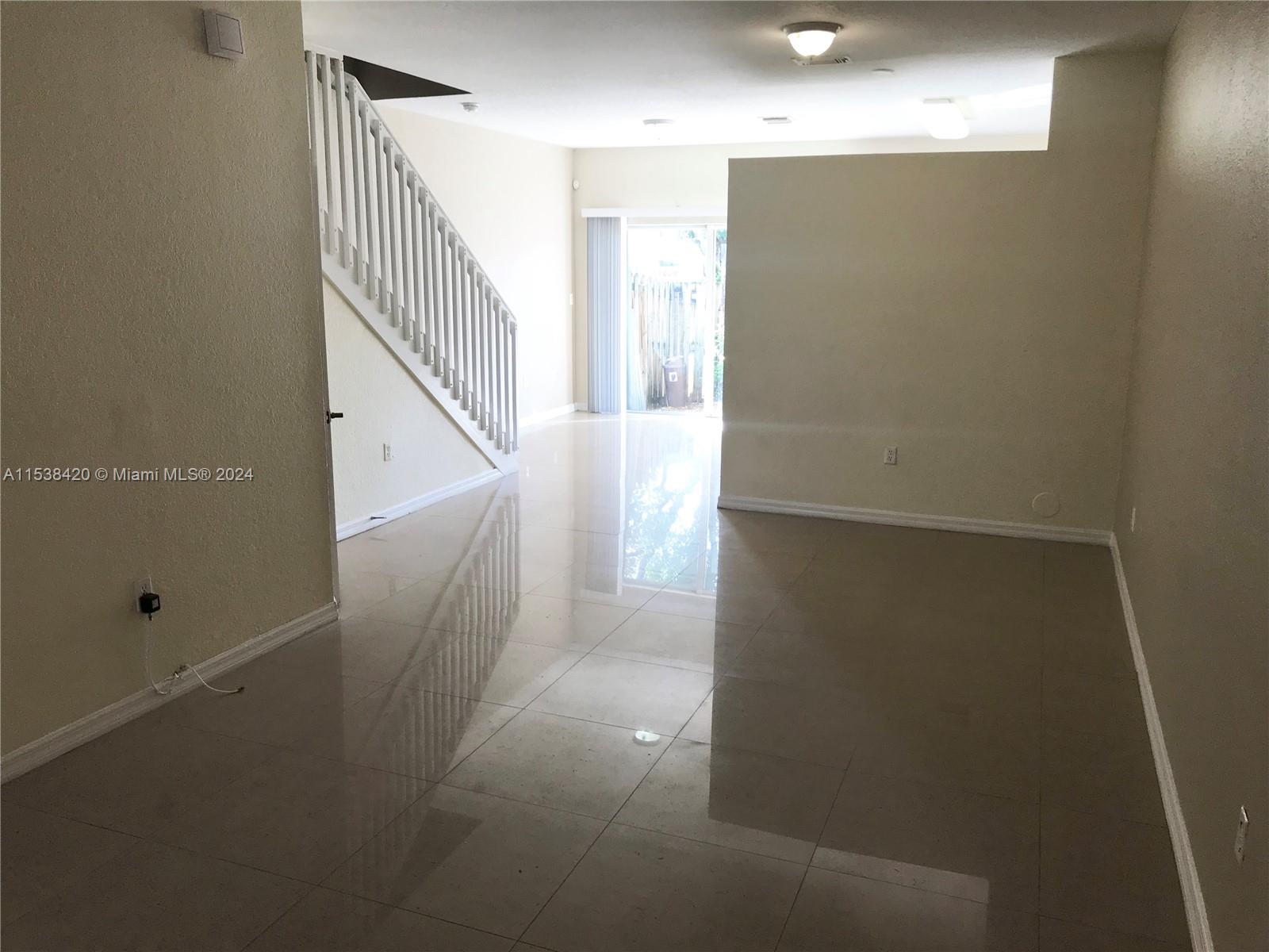 LEEWARD AT ISLANDS AT DOR - Residential Lease