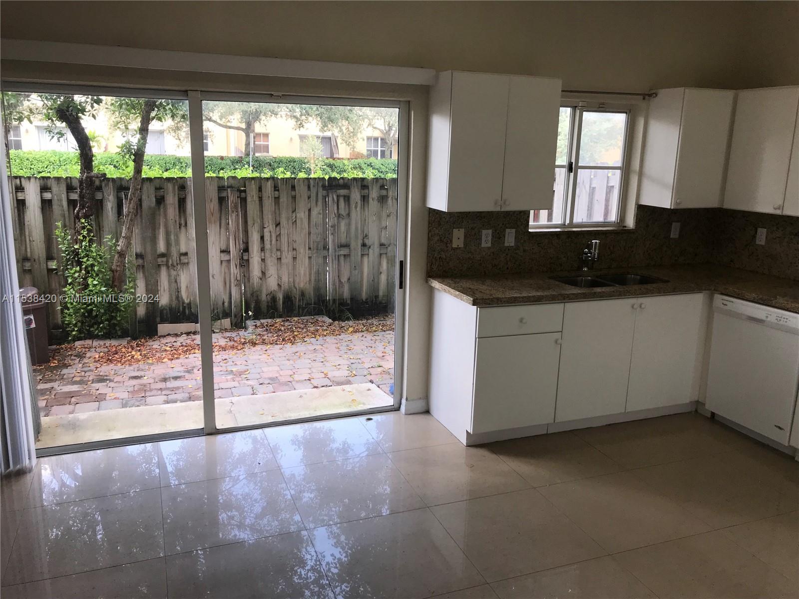 LEEWARD AT ISLANDS AT DOR - Residential Lease