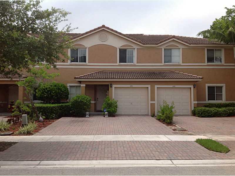 3 BEDROOM, 2.5 BATH TOWNHOUSE WITH 1-CG & 4-CAR DRIVEWAR. CENTRALLY LOCATED IN THE PARK TERRACES COMMUNITY, THIS SPACIOUS MODEL FEATURES ALL BEDROOMS & W/D UPSTAIRS. ADDITIONAL FEATURES INCLUDE AN OPEN PATIO, TILE & LAMINATE FLOORS THROUGHOUT, LARGE KITCH EN WITH BRKFST/DINING AREA, WALK-IN CLOSET IN MASTER BEDROOM, TUB & SHOWER IN MASTER BATH & SECURITY ALARM SYSTEM.