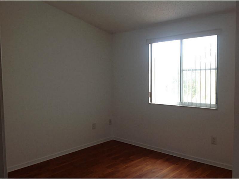 SUNSET PLAZA 152-48 B PAR - Residential Lease