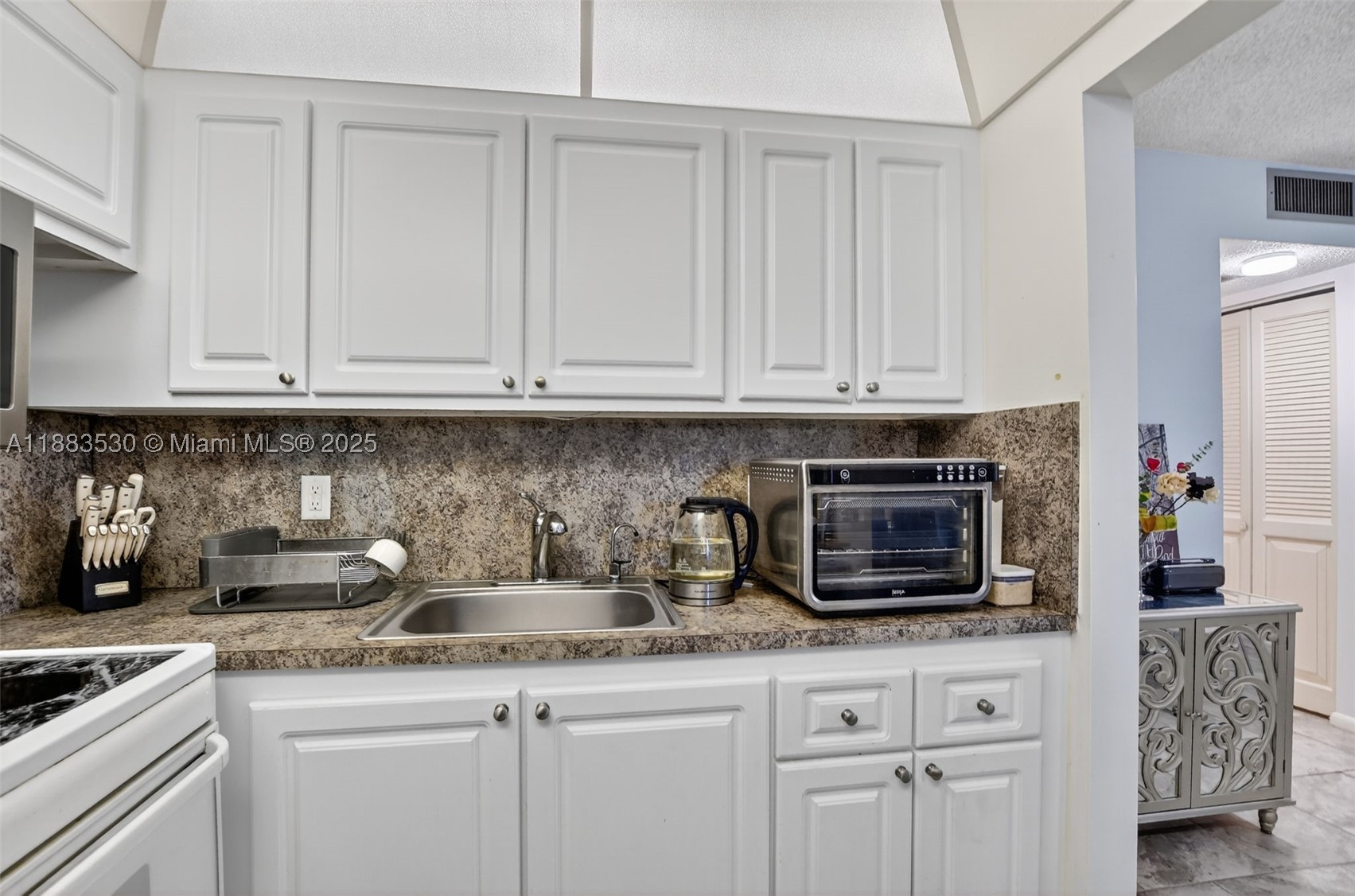 FARNHAM N CONDO - Residential