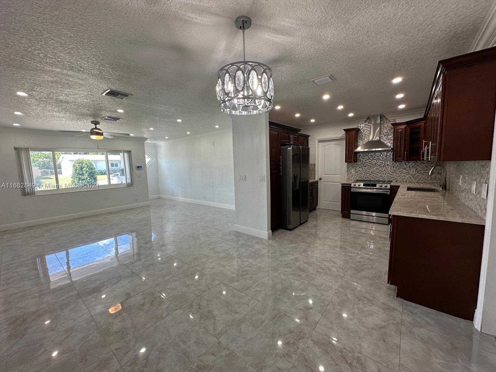 NORTH BROWARD HIGHLANDS S - Residential