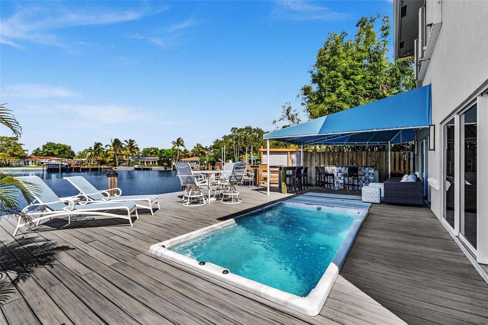 CORAL POINT - Residential