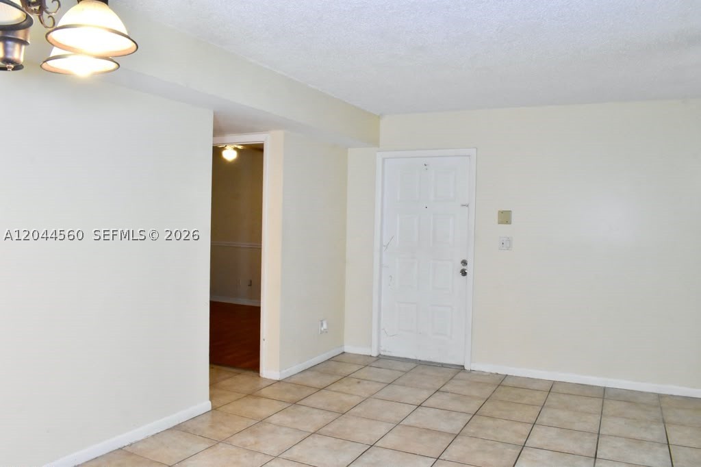 CLUB QUARTERS AT RAINTREE - Residential