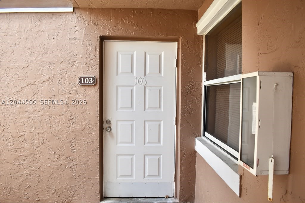 CLUB QUARTERS AT RAINTREE - Residential