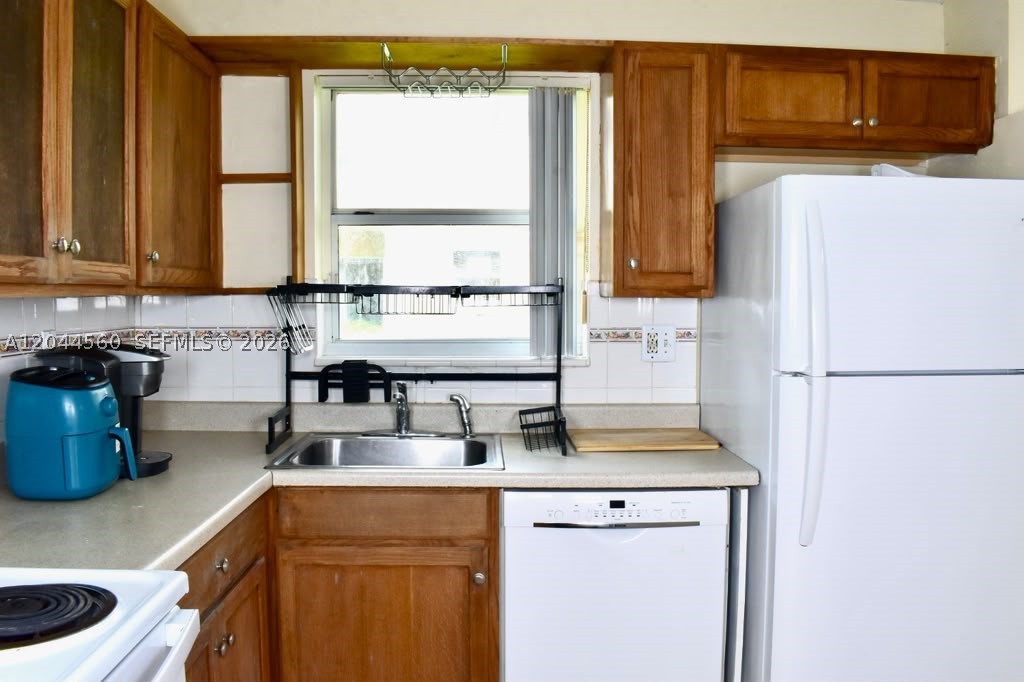 CLUB QUARTERS AT RAINTREE - Residential