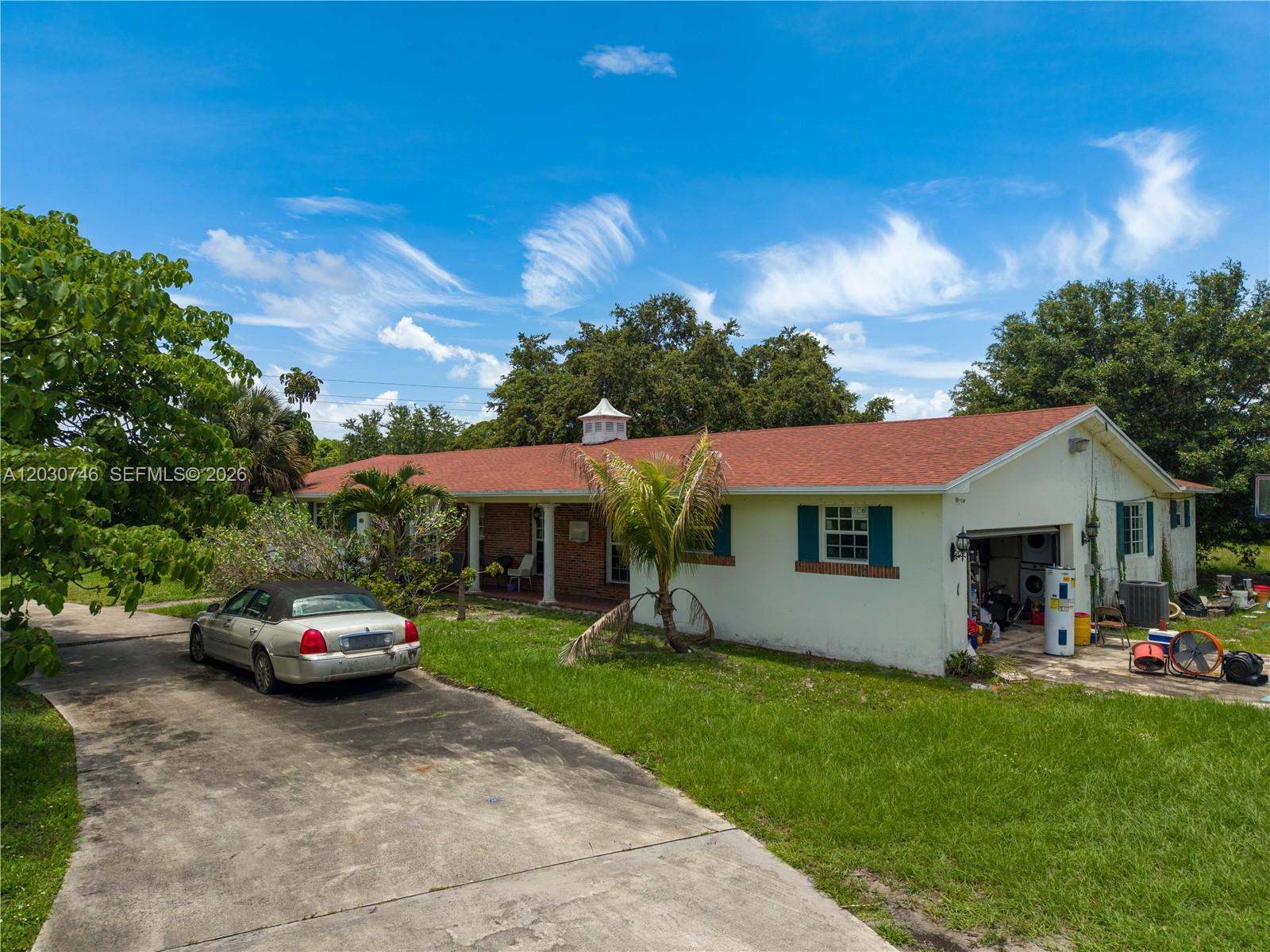 VENETIAN ACRES - Residential
