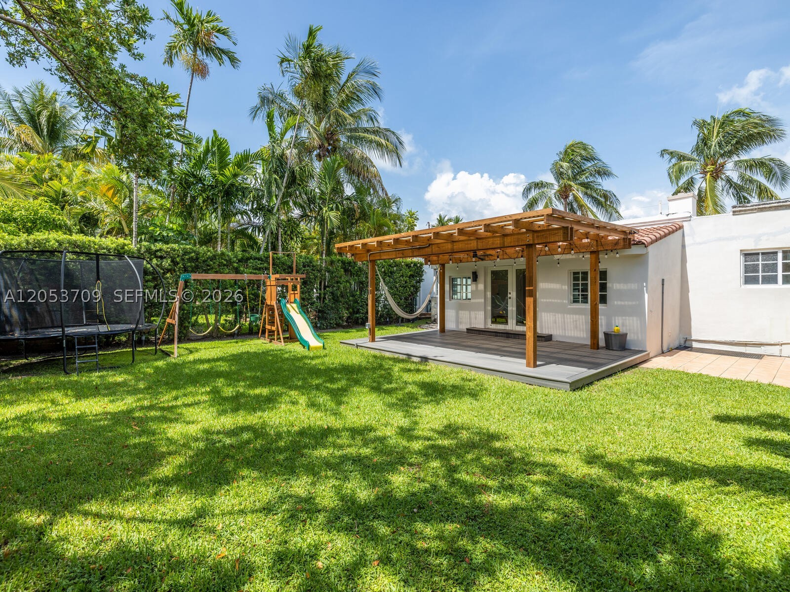 ALTOS DEL MAR NO 4 - Residential