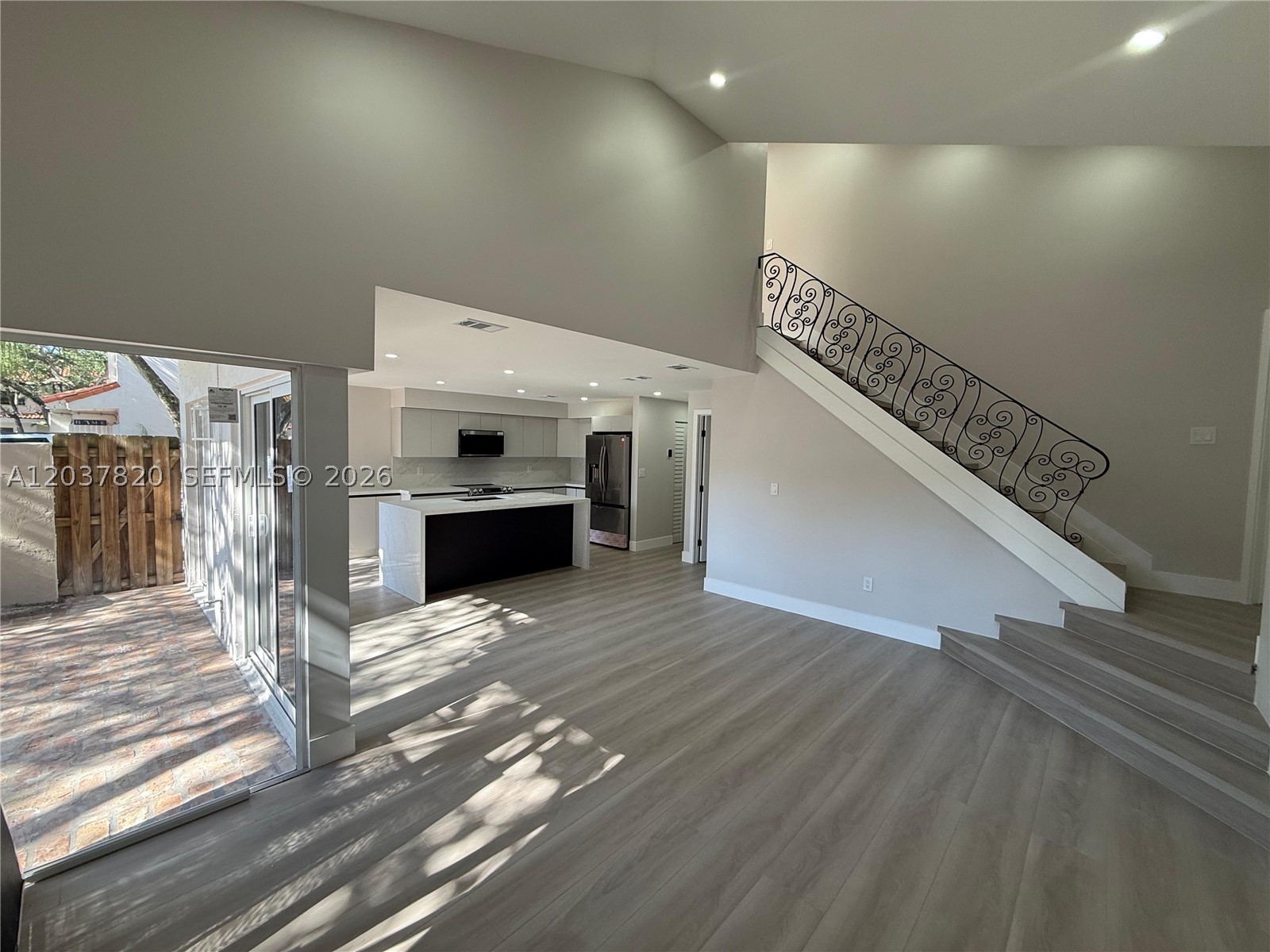 SUNSET ON THE PARK SEC 1 - Residential Lease