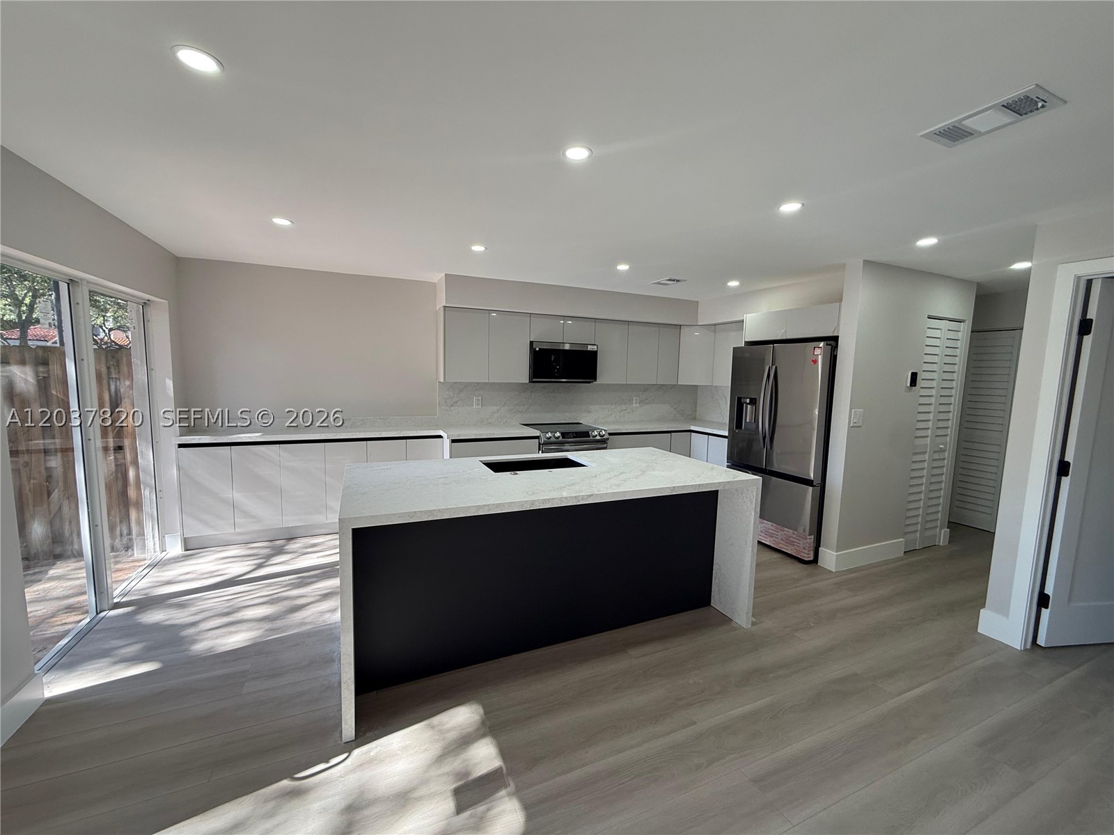 SUNSET ON THE PARK SEC 1 - Residential Lease