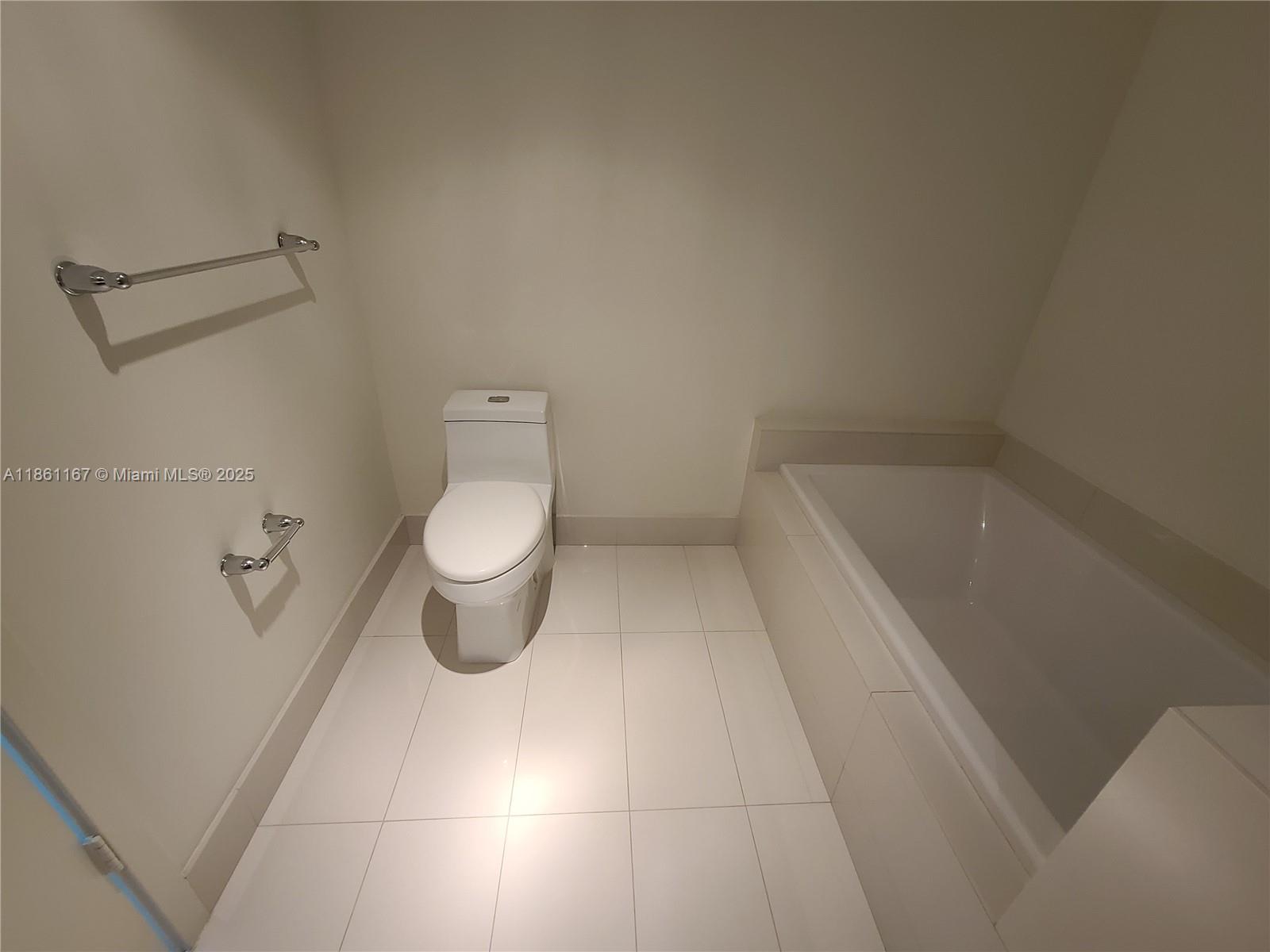 1100 MILLECENTO - Residential Lease