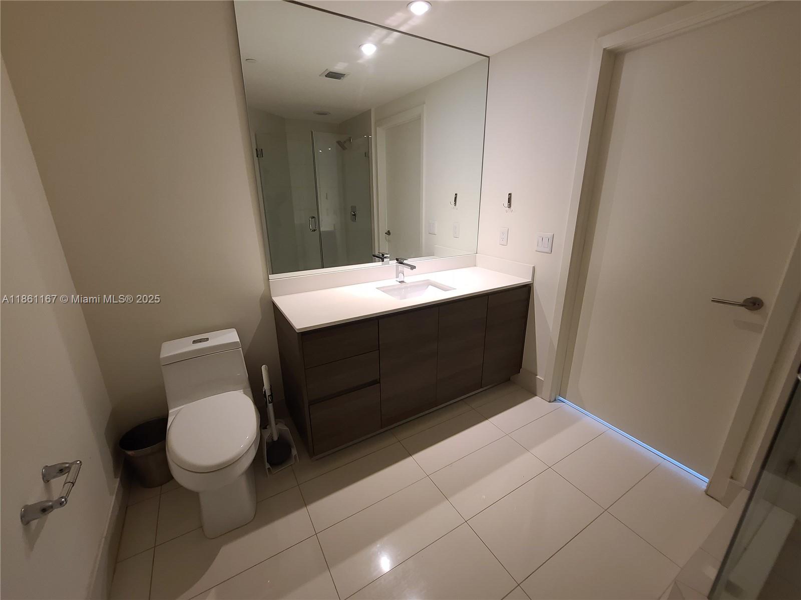 1100 MILLECENTO - Residential Lease