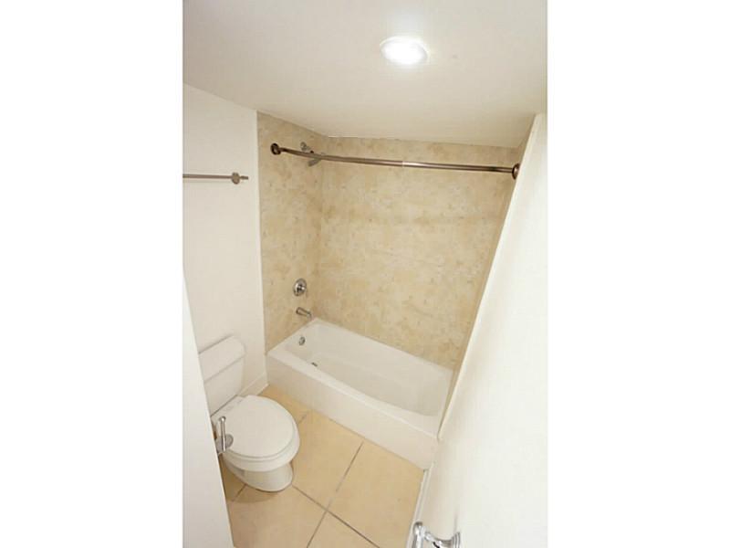 401 BLU OF NORTH BEACH CO - Residential Lease