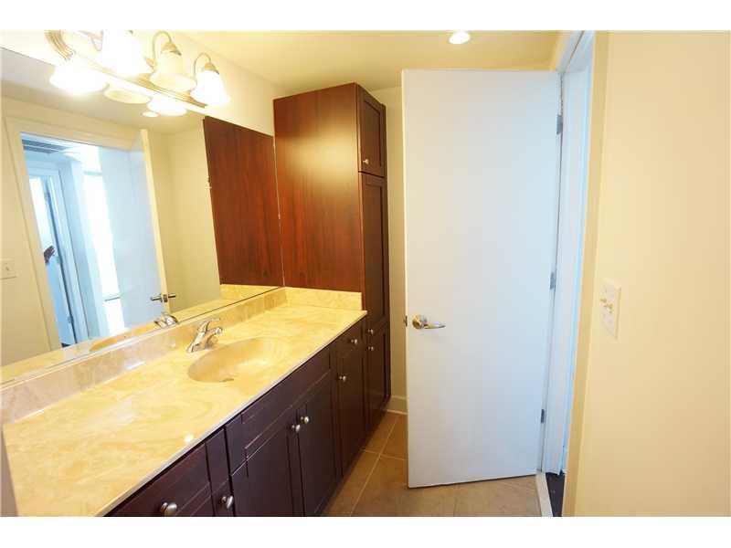 401 BLU OF NORTH BEACH CO - Residential Lease