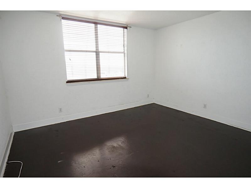 401 BLU OF NORTH BEACH CO - Residential Lease