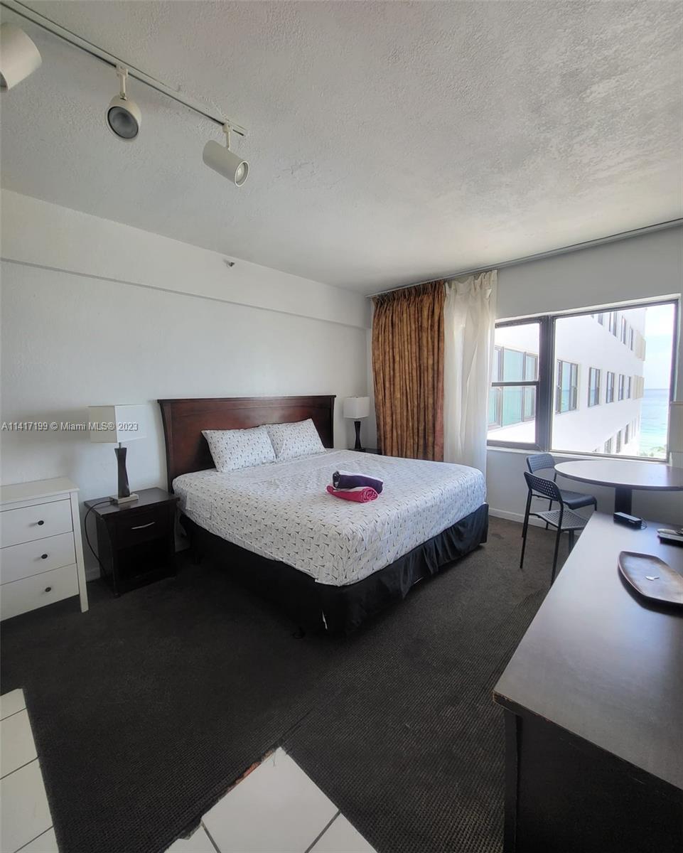 THE CASABLANCA CONDO - Residential Lease