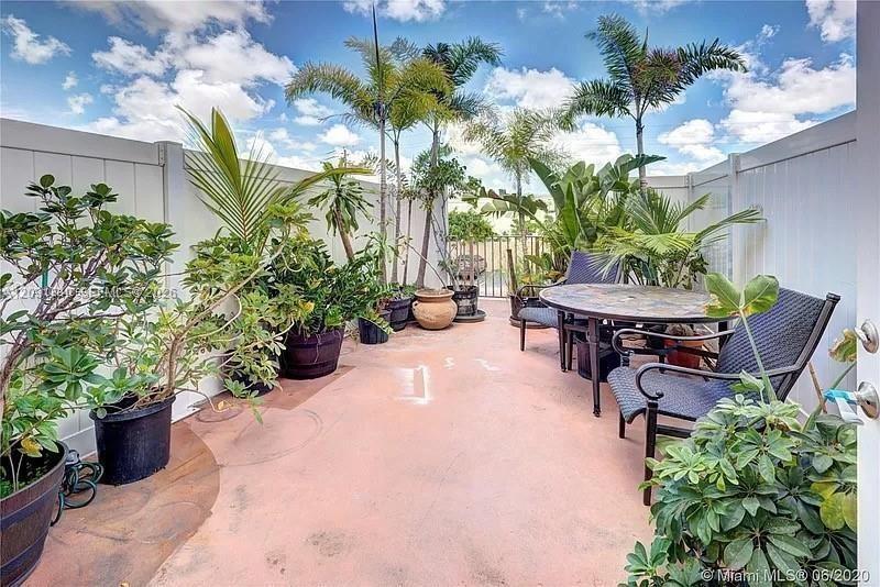 THE GARDENS AT LAUDERHILL - Residential