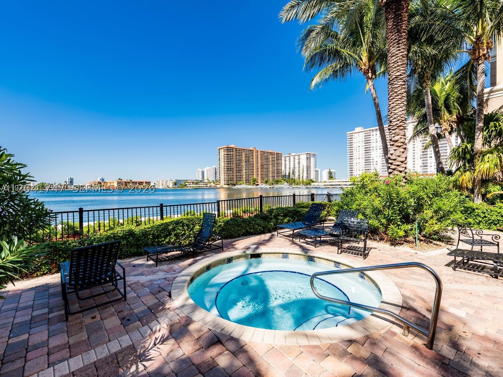 PORTO BELLAGIO CONDO - Residential