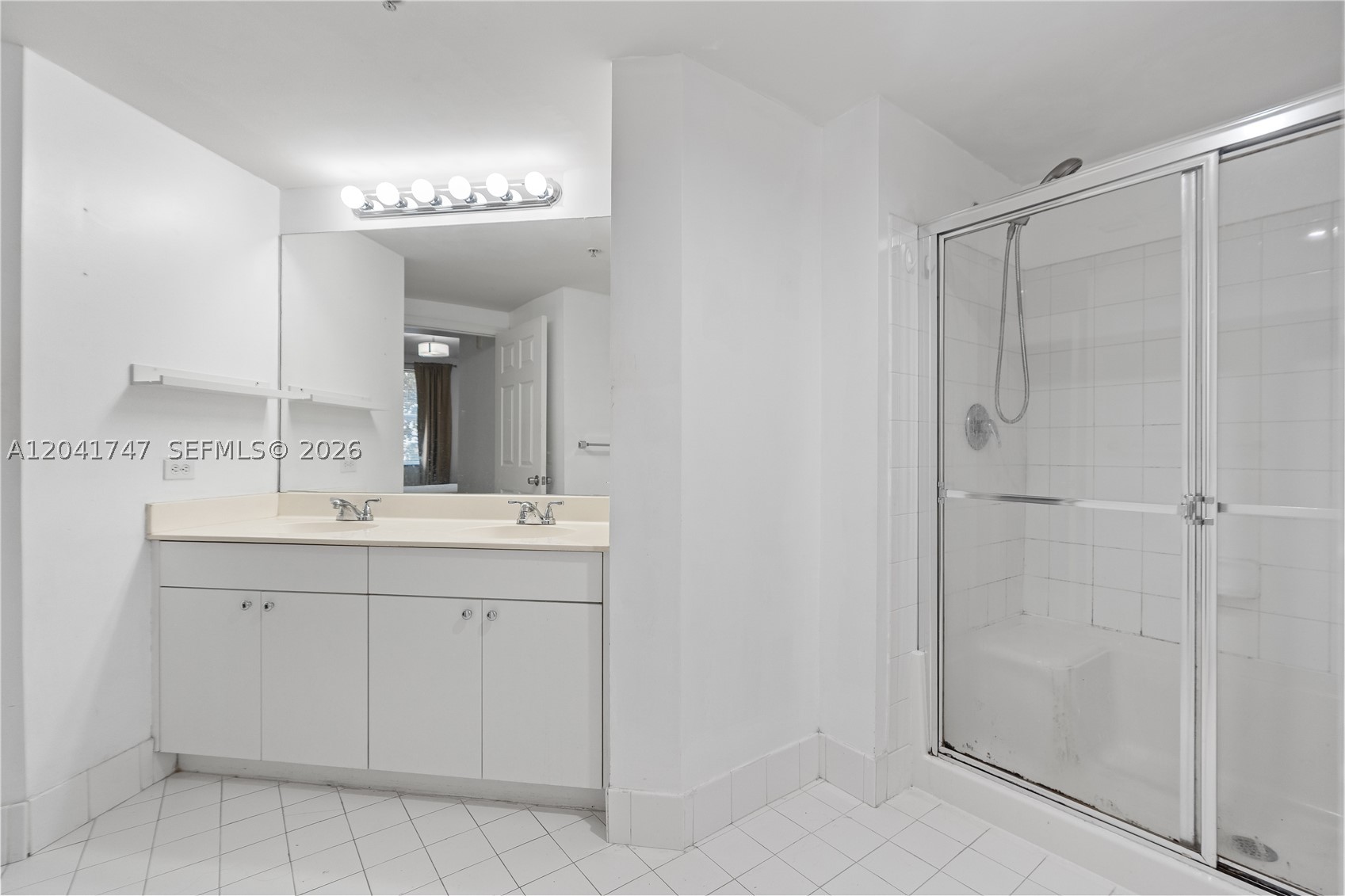 PORTO BELLAGIO CONDO - Residential