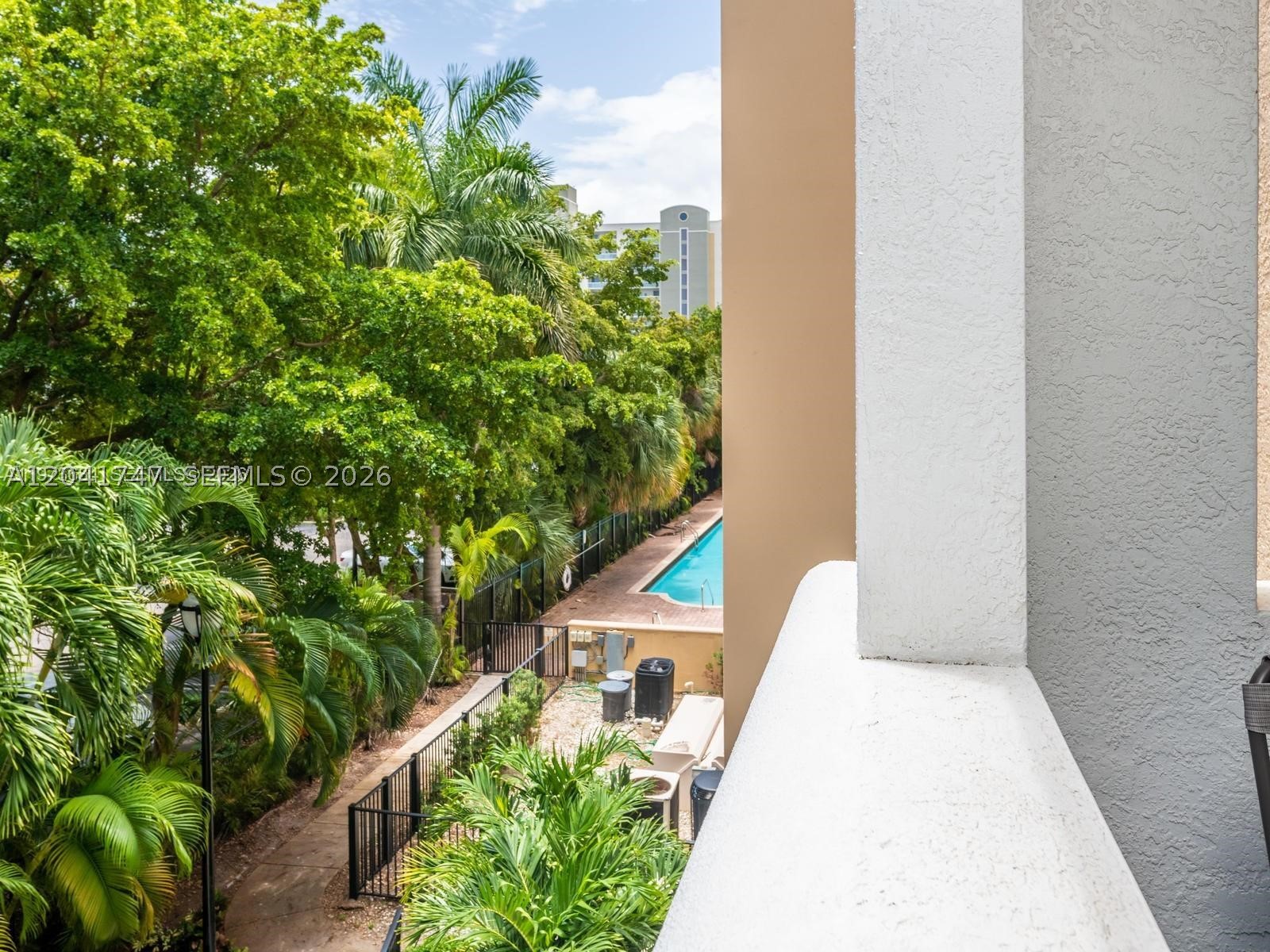 PORTO BELLAGIO CONDO - Residential