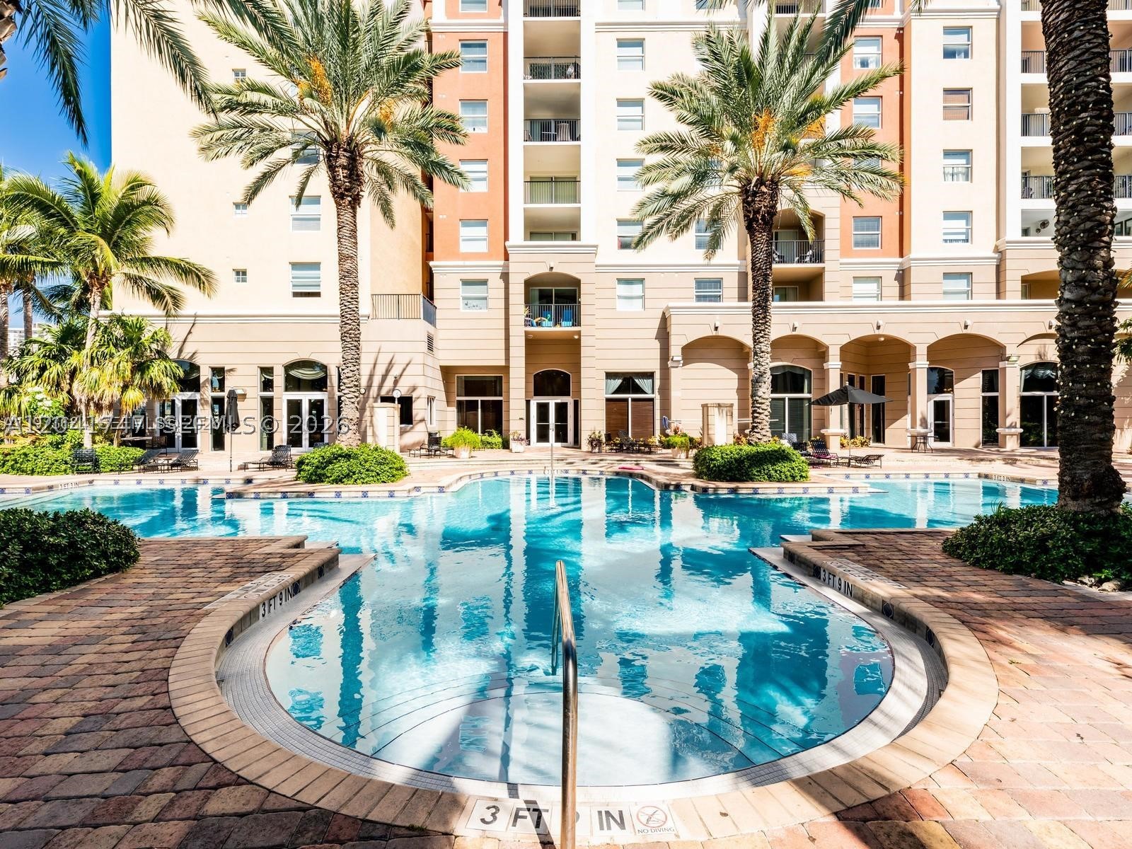 PORTO BELLAGIO CONDO - Residential