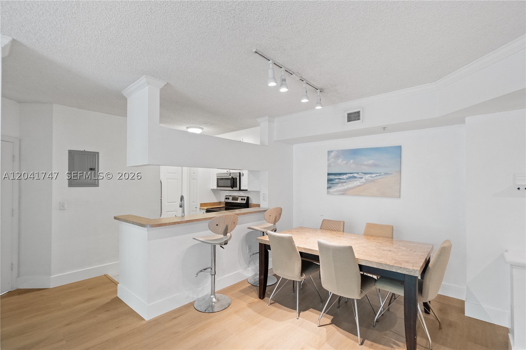 PORTO BELLAGIO CONDO - Residential