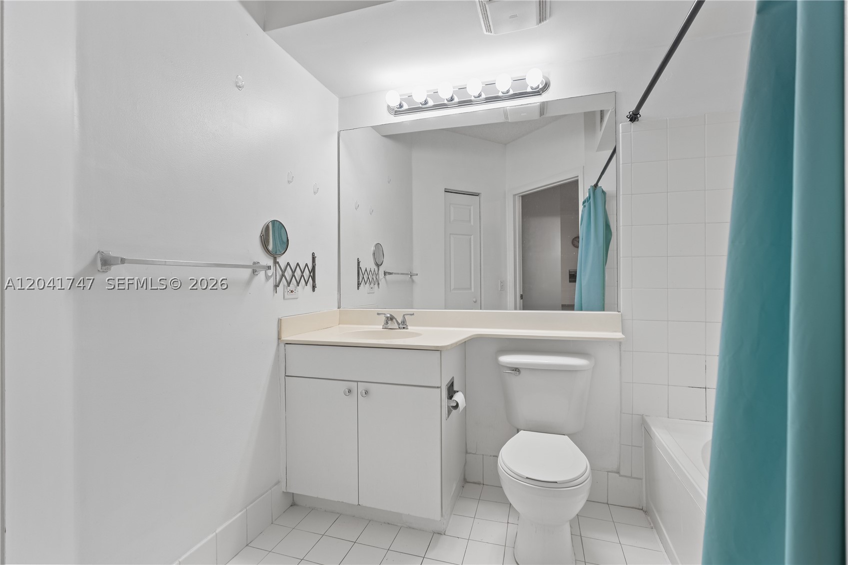PORTO BELLAGIO CONDO - Residential
