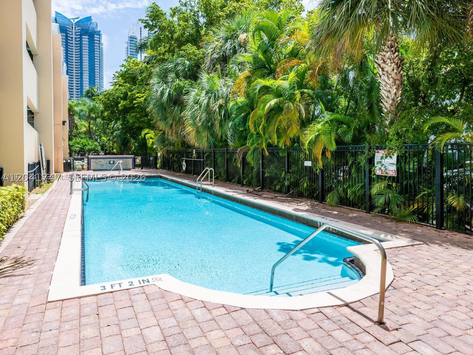 PORTO BELLAGIO CONDO - Residential
