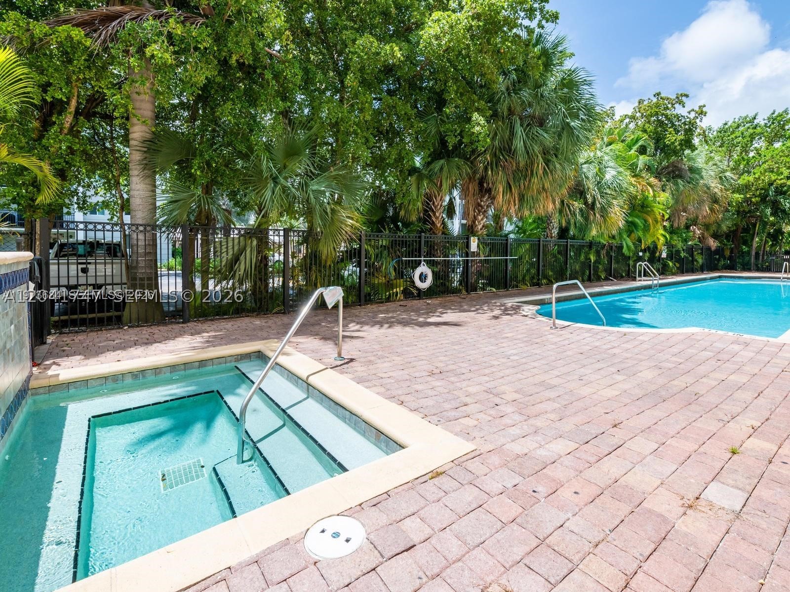 PORTO BELLAGIO CONDO - Residential