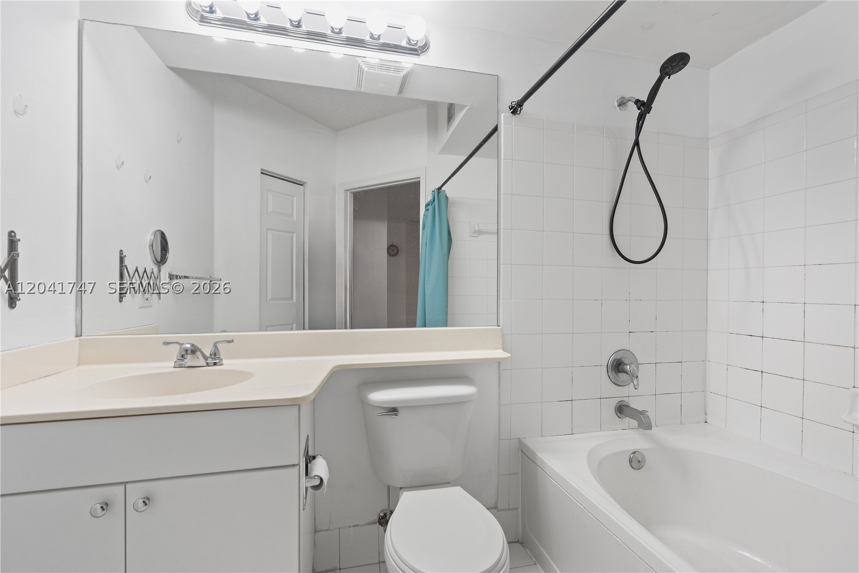 PORTO BELLAGIO CONDO - Residential