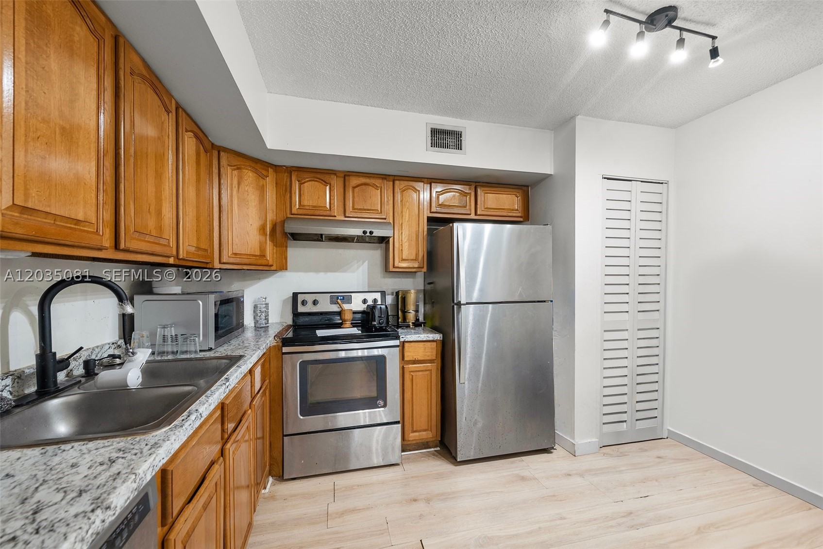 LAKEWOOD AT EMERALD HILLS - Residential