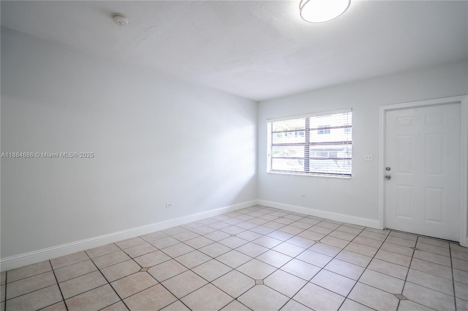 ALTOS DEL MAR - Residential Lease