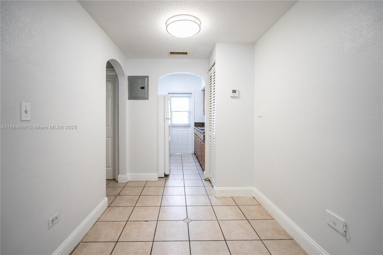 ALTOS DEL MAR - Residential Lease