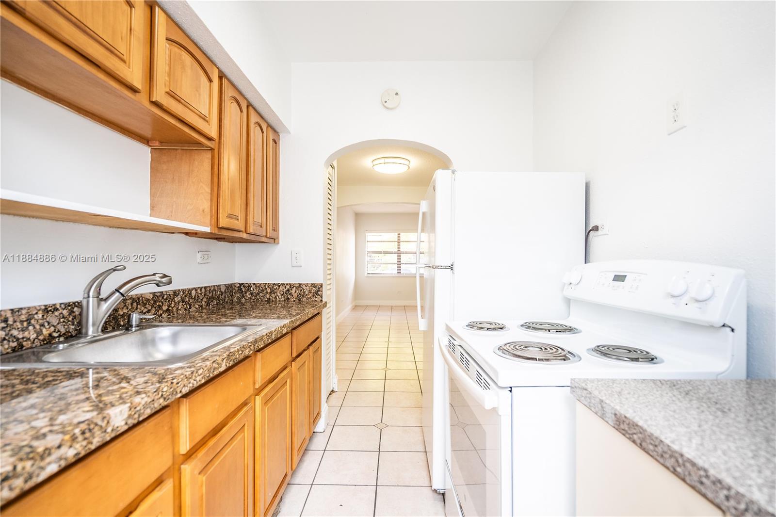 ALTOS DEL MAR - Residential Lease