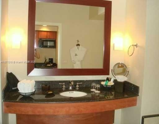 TRUMP INTERNATIONAL SONES - Residential